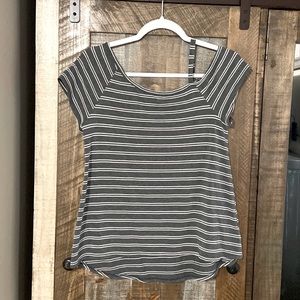 Cold shoulder tee